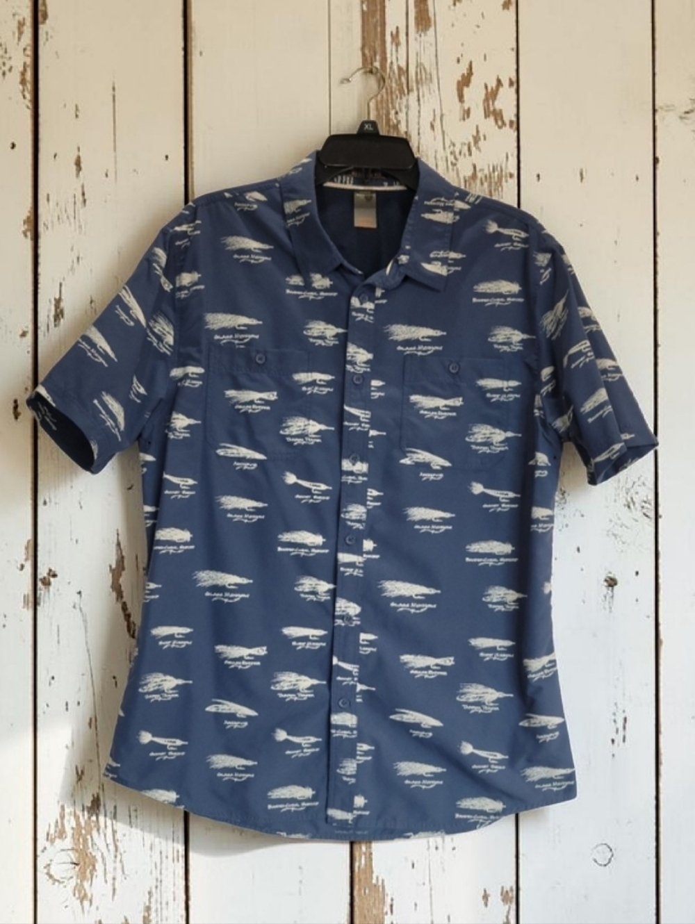 Quiksilver Size-L Men's Blue S/S Button Up Shirt With White Fly Fishing Lure's.